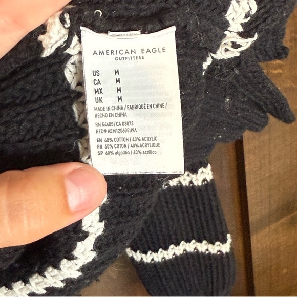 American Eagle Black Knit Sweater White Stripes Size M - Picture 5 of 5